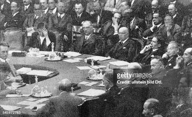 Sitzung des Rates des Völkerbunds inGenf zum Überfall von Italien aufÄthiopien: Der italienische Delegierteverliess während der Rede des...