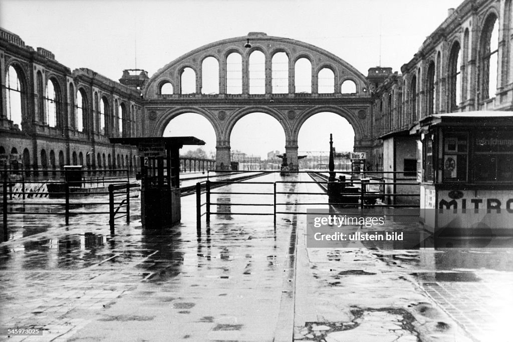 Berlin Anhalter Bahnhof - Zerstörte Bahnhofshalle