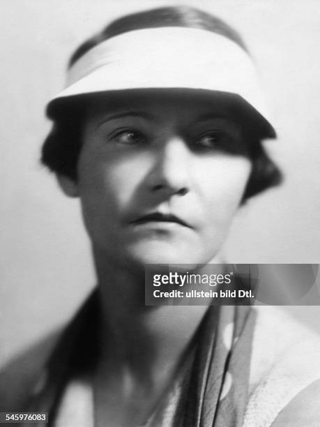Paula von Reznicek*17.10.1895-+Tennisspielerin, DPortrait- undatiert, vermutlich 1930veröffentlicht: Nr. 6/1930Foto: Atelier Lotte Jacobi
