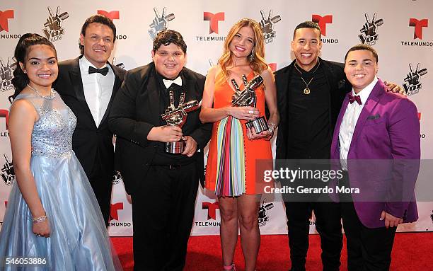 Finalist Alejandra Gallardo, singer Pedro Fernandez, "La Voz Kids" winners Christopher Rivera and Natalia Jimenez, Daddy Yankee and Axel Cabrera pose...
