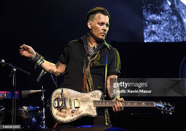 Johnny Depp of Hollywood Vampires perform at Ford Ampitheater at Coney Island Boardwalk on July 10, 2016 in Brooklyn, New York.