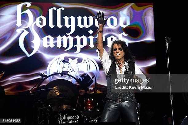 Alice Cooper of Hollywood Vampires performs at Ford Ampitheater at Coney Island Boardwalk on July 10, 2016 in Brooklyn, New York.