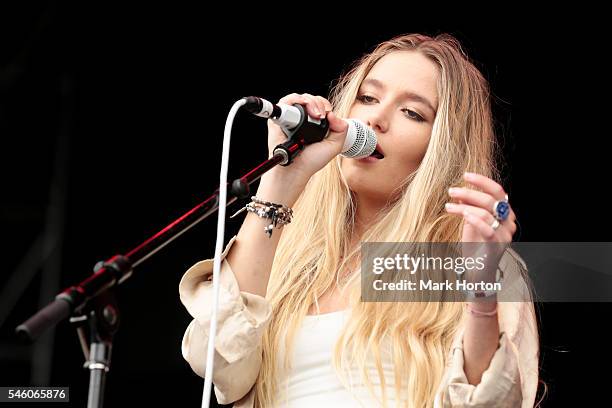 Ruby Barr Rbc 191 Ruby Horton Stock Photos, High-Res Pictures, and Images - Getty Images