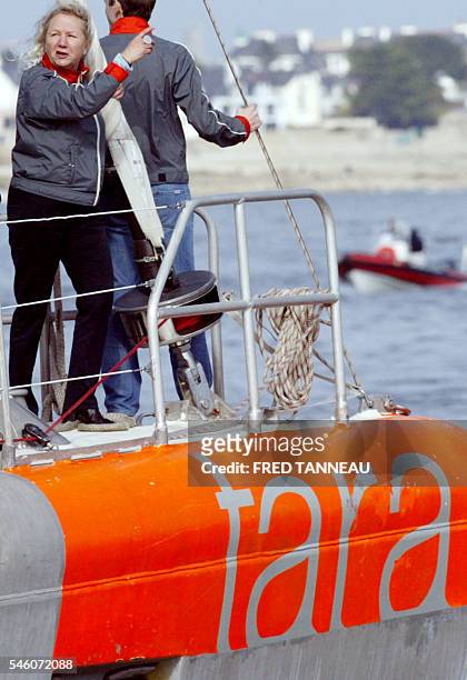 Agnès B, styliste et mécène de Tara-expédition arrive dans le port de Lorient à bord du voilier polaire Tara, le 23 février 2008, après 20 mois...