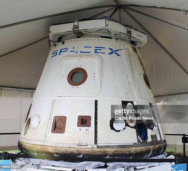 United States - U.S. Venture company SpaceX shows the Dragon spacecraft to reporters at a facility in Florida, on July 6, 2011.