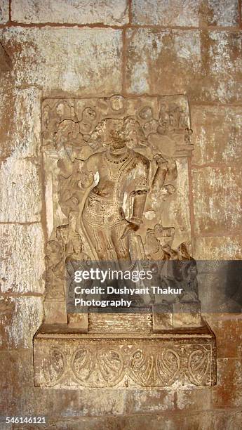 sculpture in khajuraho temple - khajuraho statues stock pictures, royalty-free photos & images