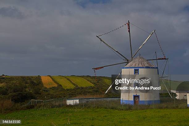 old portuguese windmill, azenhas do mar, sintra, portugal - azenhas do mar imagens e fotografias de stock