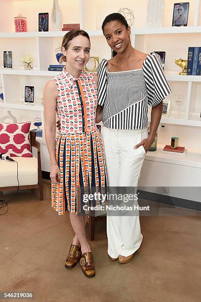 Actors Zoe Kazan and Renee Elise Goldsberry attend a luncheon hosted by Glamour and Facebook to discuss the 2016 election at Samsung 837 in NYC on...
