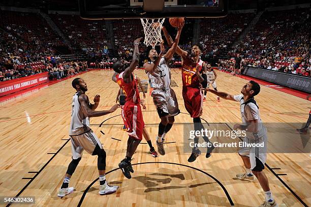 Toure Murry of the Minnesota Timberwolves goes to the basket against Raphiael Putney of the Cleveland Cavaliers during the 2016 NBA Las Vegas Summer...