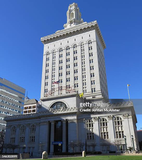 oakland, california city hall - oakland california stock pictures, royalty-free photos & images