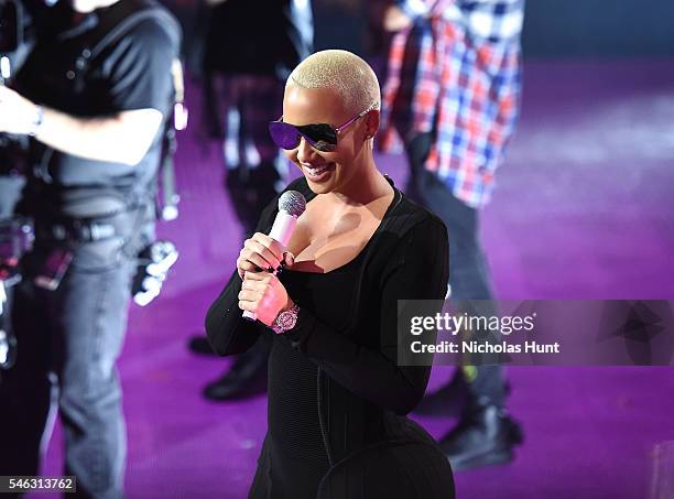 Ambrr Rapper 239 Amber Rose Vh1 Photos & High Res Pictures - Getty Images
