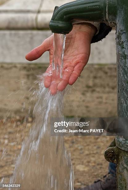 water everywhere - jean marc payet photos et images de collection