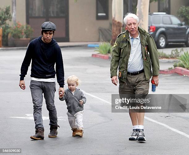 Pete Wentz Los Angeles July 9 2010 Pete Wentz, his son Bronx Mowgli Wentz and his father Dale Wentz goes at Starbucks at the Beverly Glen Market...