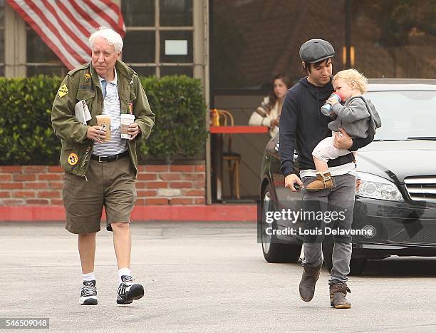 Pete Wentz Los Angeles July 9 2010 Pete Wentz, his son Bronx Mowgli Wentz and his father Dale Wentz goes at Starbucks at the Beverly Glen Market...