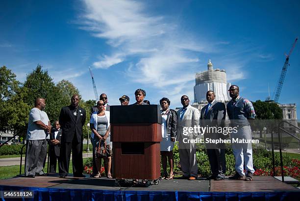 Judge Glenda Hatchett, the attorney representing Philando Castile's family, speaks at a press conference on July 12, 2016 in St. Paul, Minnesota....