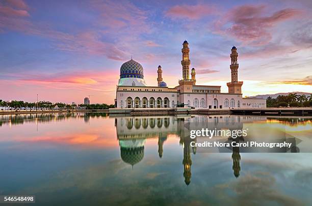 malaysia sabah borneo floating mosque - kota kinabalu stock-fotos und bilder