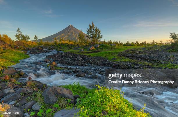 p a r a i s o - philippines volcano stock pictures, royalty-free photos & images
