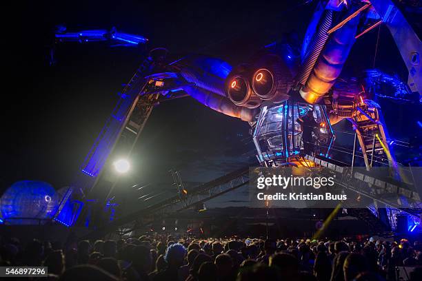 Spider Rave Dj Dj Spider Photos and Premium High Res Pictures - Getty Images