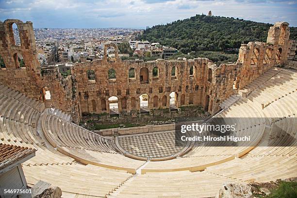 greece, athens, acropolis - teatro herodes aticus fotografías e imágenes de stock