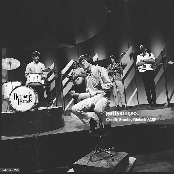 Herman's Hermits on Top Of The Pops TV show, London, 1965. L-R Barry Whitwam, Karl Green, Peter Noone, Keith Hopwood, Derek Leckenby.