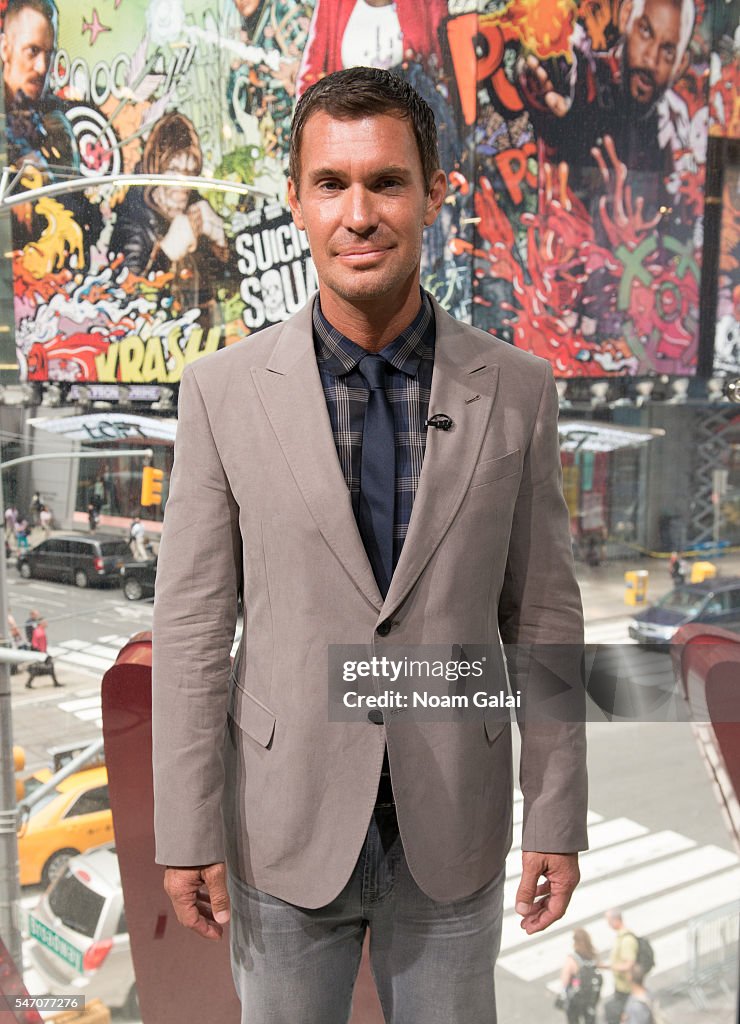 Jeff Lewis Visits "Extra"