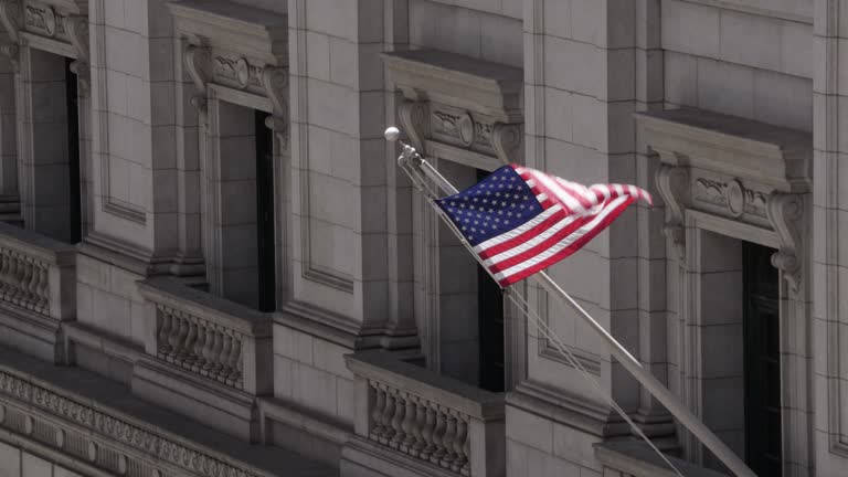 https://media.gettyimages.com/id/547103472/video/american-flag-waving.jpg?b=1&s=640x640&k=20&c=J3UbjVI4r1xHXoISil_hdL8Hzx_QzgkUsLgj1vjQtyw=