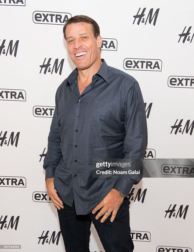 Tony Robbins Visits "Extra"