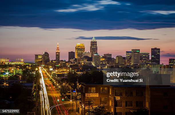 cleveland skyline - cleveland ohio skyline stock pictures, royalty-free photos & images