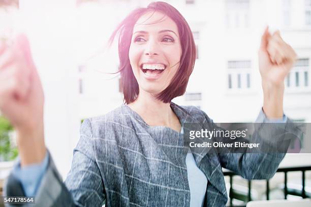 businesswoman in office - oliver eltinger stock-fotos und bilder