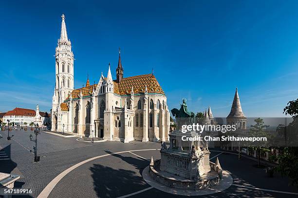 fisherman's bastion and matthias church - castle ward stock pictures, royalty-free photos & images