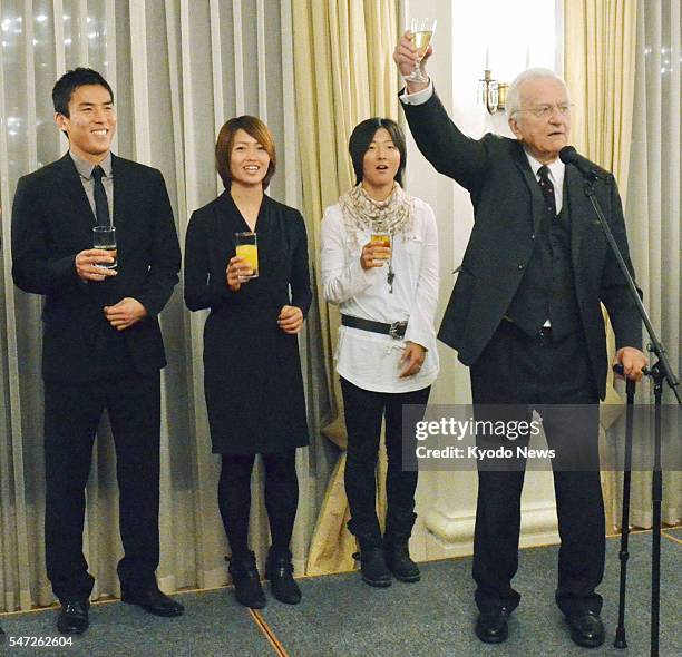 Germany - Japanese soccer players Makoto Hasebe, Kozue Ando, Yuki Nagasato and former German President Richard von Weizsaecker are among the guests...