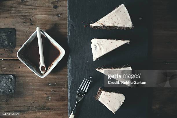 homemade chocolate cake with frosting - rekha garton stock-fotos und bilder