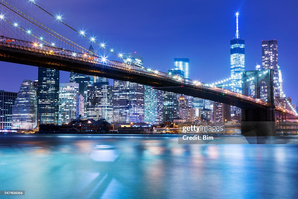 Skyline di New York, Ponte di Brooklyn di notte