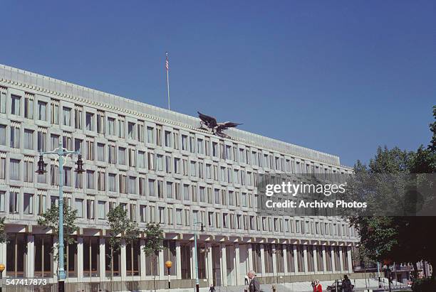 The Embassy of the United States in London, England, with its gilded American eagle statue, circa 1965.