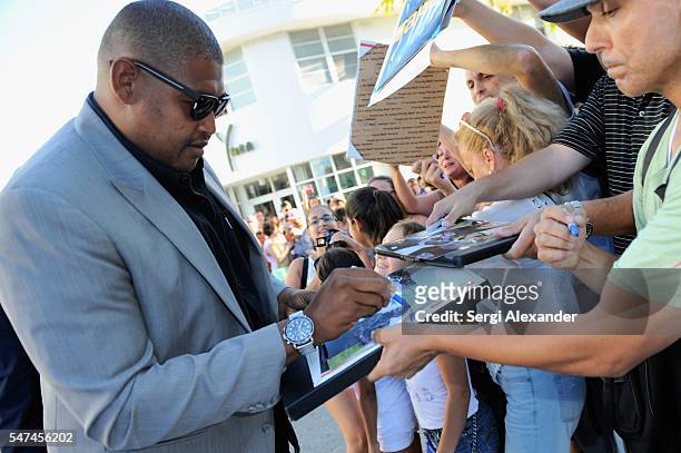 Omar Benson Miller attends the HBO Ballers Season 2 Red Carpet Premiere and Reception on July 14, 2016 at New World Symphony in Miami Beach, Florida.