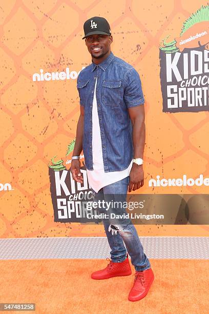 Player Emmanuel Sanders arrives at the Nickelodeon Kids' Choice Sports Awards 2016 at the UCLA's Pauley Pavilion on July 14, 2016 in Westwood,...