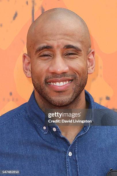 Player Dahntay Jones arrives at the Nickelodeon Kids' Choice Sports Awards 2016 at the UCLA's Pauley Pavilion on July 14, 2016 in Westwood,...