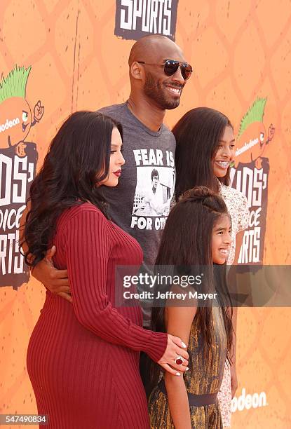 Former NBA player Kobe Bryant, wife Vanessa Bryant, daughter's Gianna Maria Onore Bryant and Natalia Diamante Bryant arrive at Nickelodeon Kids'...