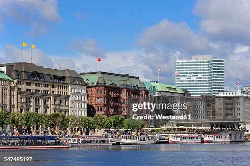 Germany, Hamburg, tourboats at Jungfernstieg on Binnenalster Germany, Hamburg, tourboats at Jungfernstieg on Binnenalster