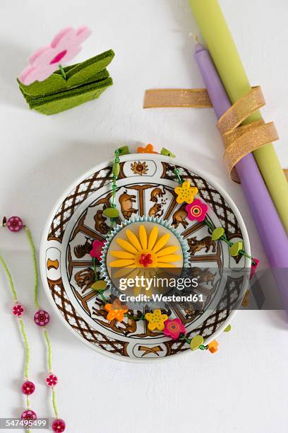 birthday cup cake on plate with chinese zodiac signs - figure animale photos et images de collection