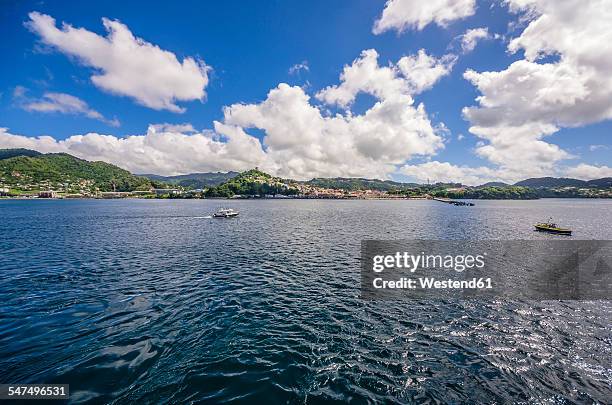 antilles, lesser antilles, grenada, view to st. george's from sailing ship - pequenas antilhas imagens e fotografias de stock