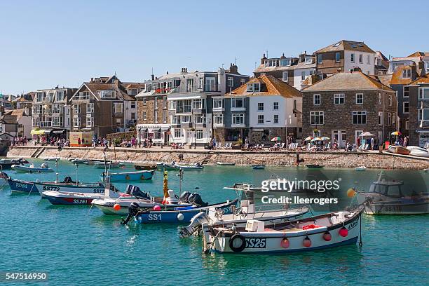 st ives harbour and quayside on the coast of cornwall - cornwall coast stock pictures, royalty-free photos & images