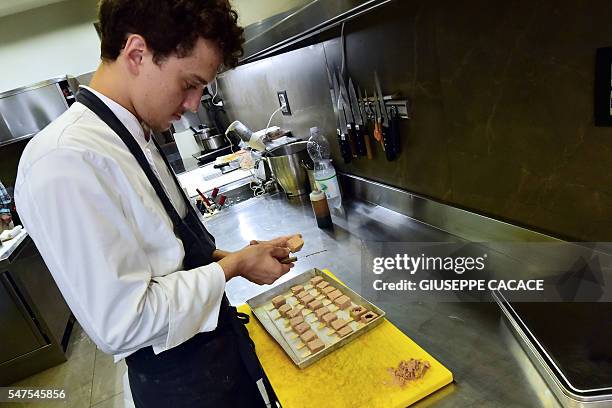 171 Commis Chef Photos & High Res Pictures - Getty Images