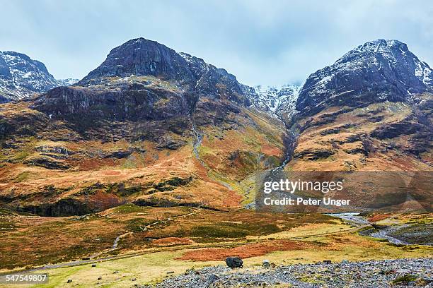 the three sisters, glen coe, scotland - grampians stock pictures, royalty-free photos & images