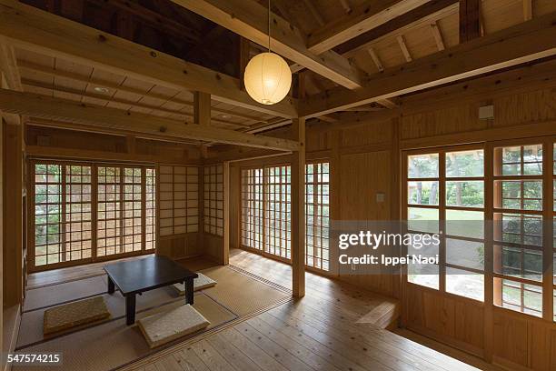 traditional wooden house interior, okinawa, japan - shoji fotografías e imágenes de stock