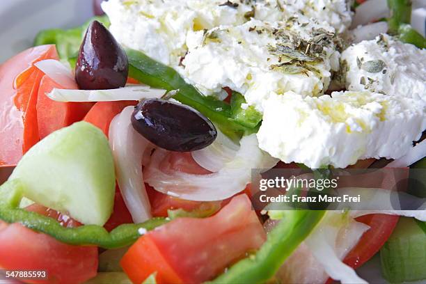 choriadiki, a greek salad with feta cheese - griechischer salat stock-fotos und bilder