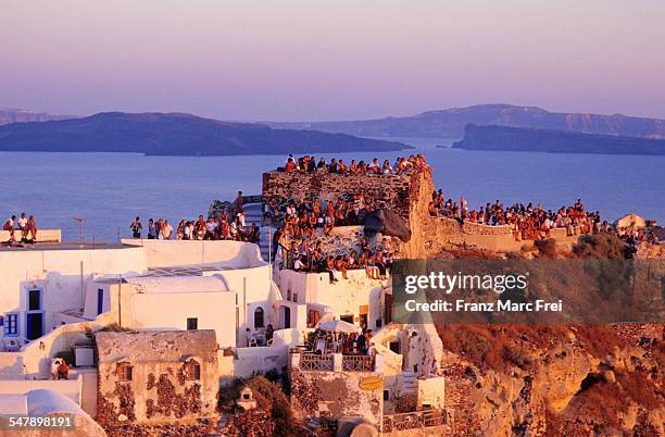 sunset, kastro, oia - santorini stockfoto's en -beelden