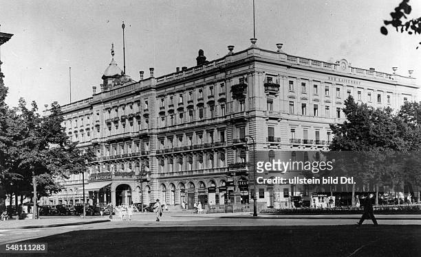 Das Gebäude, 1873 - 1875 von den Architekten Hermann von der Hude und Julius Hennike für die Berliner Hotelgesellschaft AG errichtet, an der Ecke...