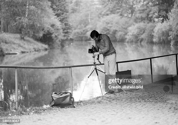 Occupation, professional photographer at work, camera, tripod, camera holdall, landscape, lake, aged 30 to 40 years, Werner, D-Amberg, Vils, Upper...