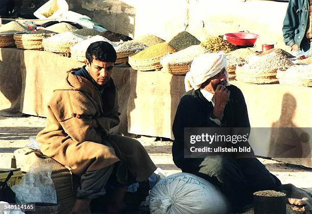 Händler eines Gemüsemarktes auf Djerba